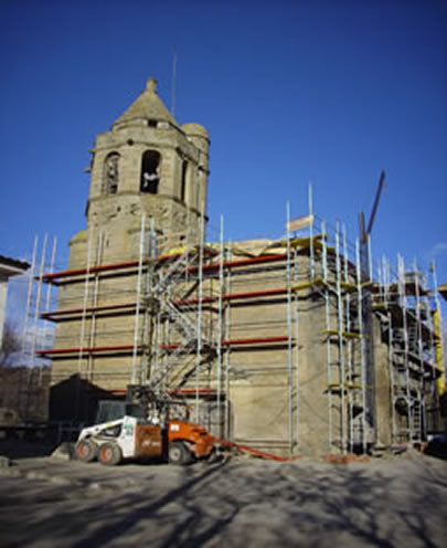 Iglesia de Castigaleu en obras